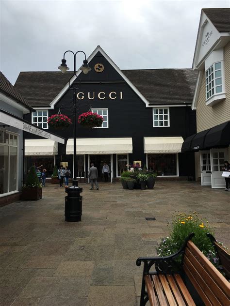 where is bicester village outlet.